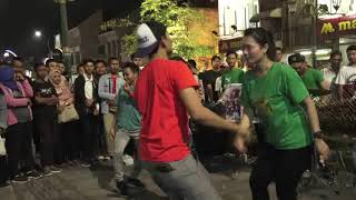 Download lagu STASIUN BALAPAN / PENGAMEN  ANGKLUNG  RAJAWALI  MALIOBORO YOGYAKARTA mp3