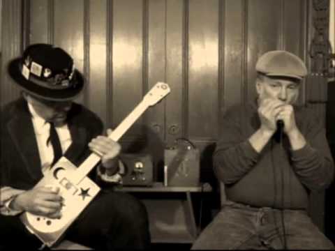 Daddy Mojo Cigar Box Guitar Harrison Pick Up Jam in G Duet # 14