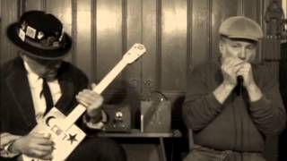 Daddy Mojo Cigar Box Guitar Harrison Pick Up Jam in G Duet # 14