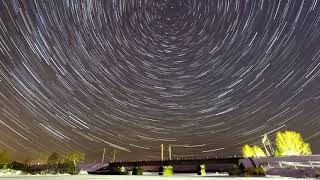 preview picture of video 'Stars draw over the railway bridge Timelapse Stars 4K Таймлапс звезд'