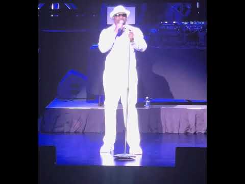 Samuelle  performs his New Single  (Here I Am) to a sold out crowd !  #Here I Am