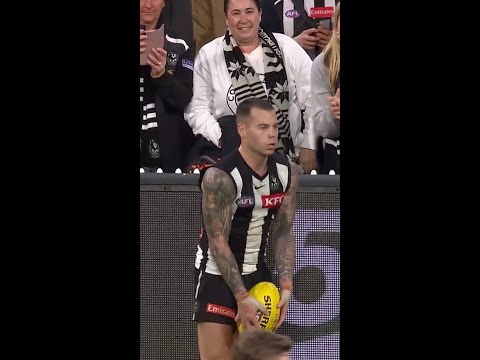 Jamie Elliott's goal after the siren to win the game #afl #jamieelliott #collingwood #essendon