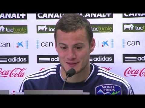 Oriol Riera: "No me sorprendió jugar sin delantero"