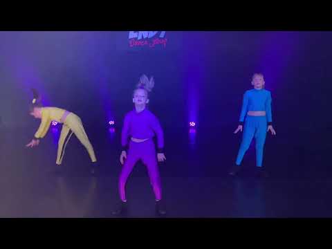 ENDY DANCE GROUP-ZUŠ Gbely - Nikoleta Gajdúšková, Nela Rampáčková, Kristína Pechová Zabudnuté Hračky