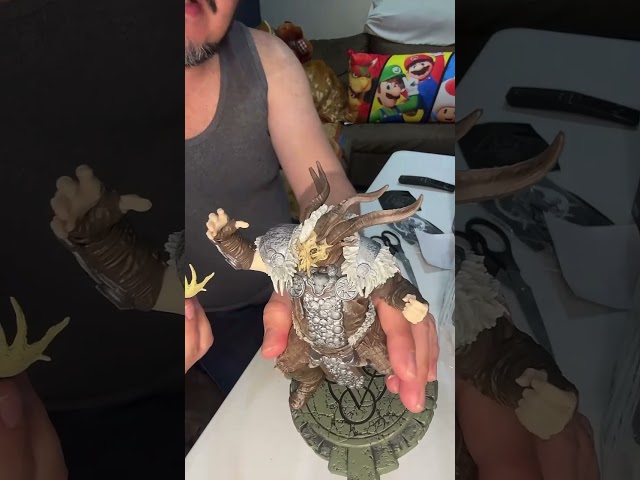 Vídeo relacionado con McFarlane Diablo IV Collection, Escultura Druida, Figura del Videojuego Decorativa 15cm con Accesorios y un Arma de Juguete Secreta, para Fans coleccionistas, +14 años, Bizak (64386722)