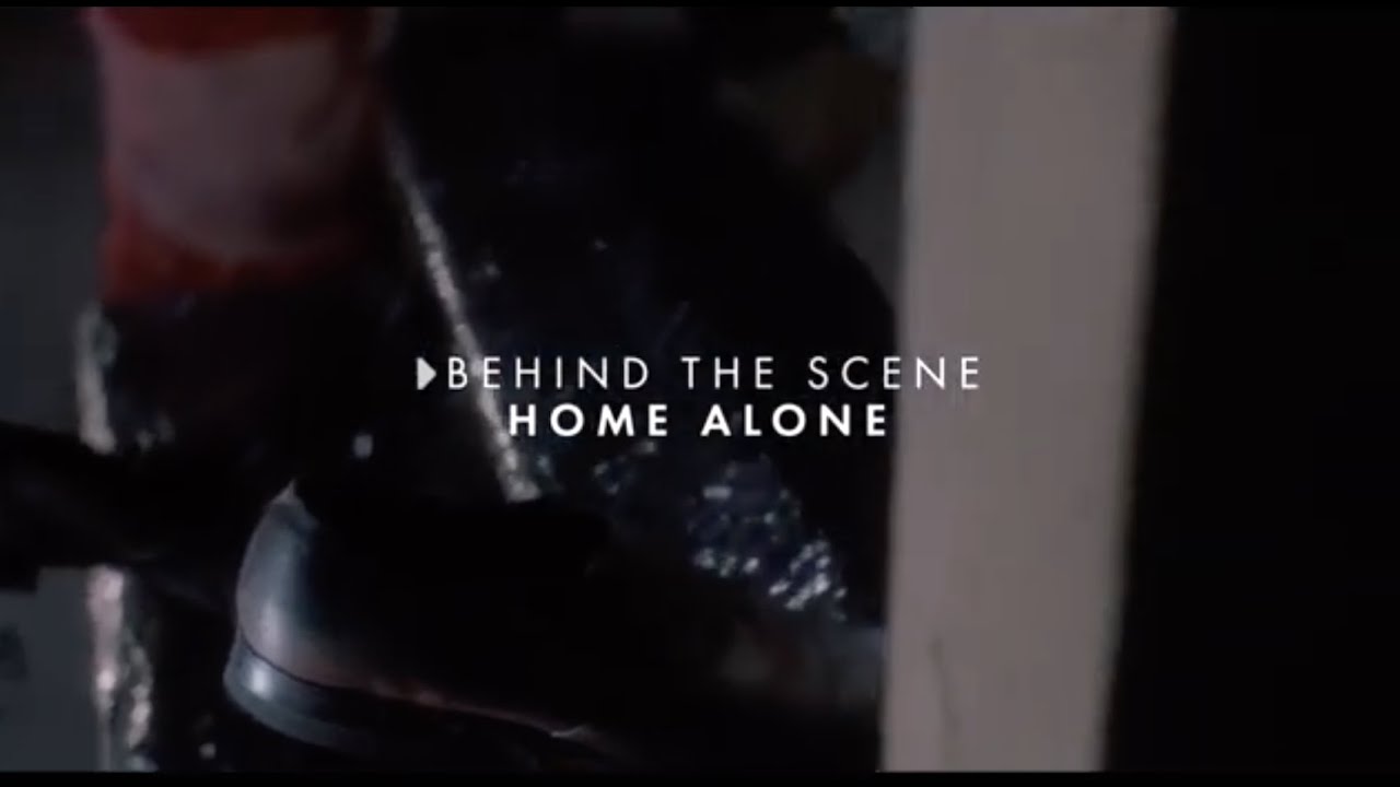 Chris Columbus talks about how he pulled off the stunts in HOME ALONE