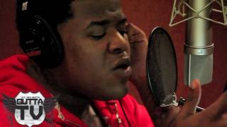 Flashback: Lil Phat Recording His Verse To "Money Aint Shit"