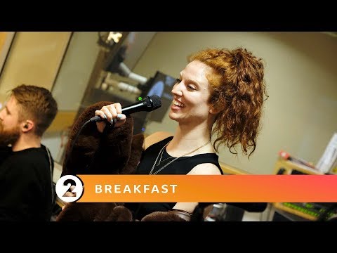 Jess Glynne - Thursday - Radio 2 Breakfast Show Session
Jess Glynne - Thursday - Radio 2 Breakfast Show Session