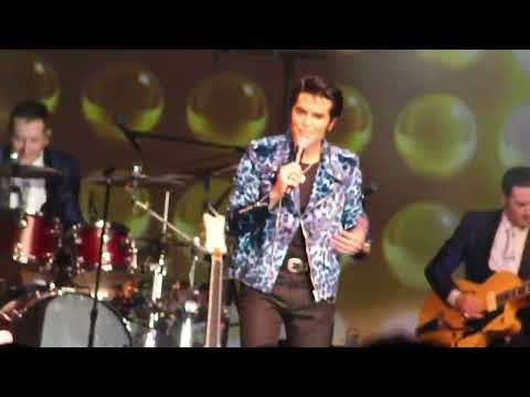 Dean Z sings Twistin The Night Away Dean Z's Rockin Christmas Show Graceland 2022