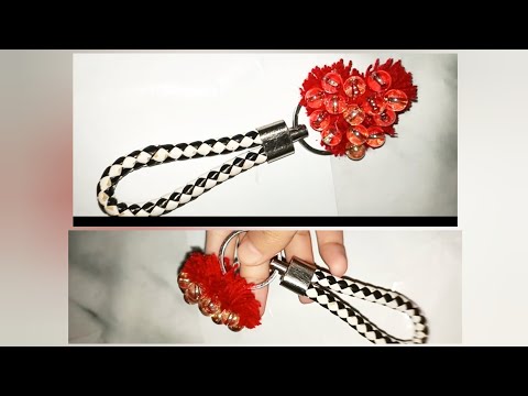 DIY PLUSH POM POM KEY CHAIN IDEA - BEST KEYCHAIN EVER!