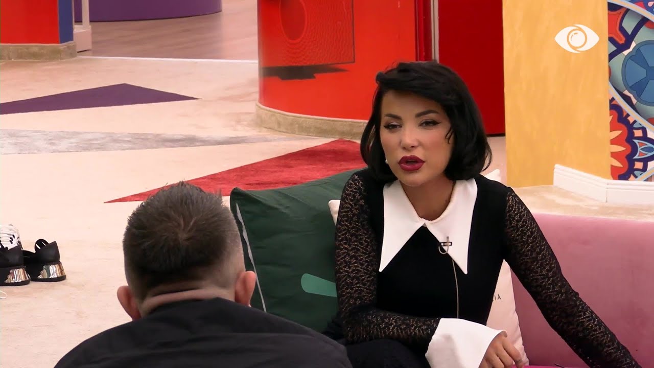 “Mos kujto se më merr për budalla”/ Juli-Rozës: Ka ardhur koha të sulmosh të gjithë