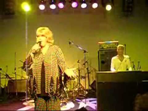 Eurovision: Monaco 1971 - Séverine sings Un Banc, Un Abre, Une Rue in 2006