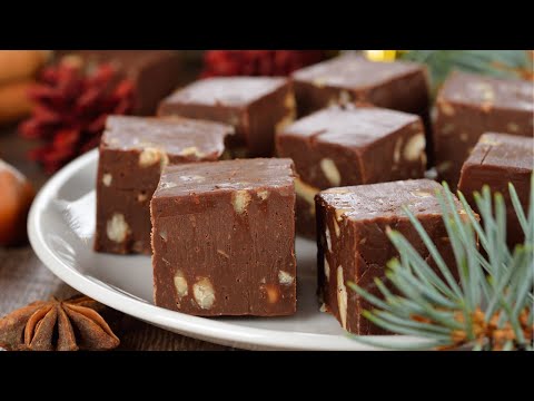 No Bake EASY Chocolate Fudge Recipe! 3 Ingredients!