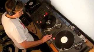 DJ FLAWLESS 3 deck showcase mix