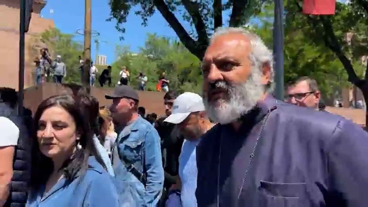 Երթը հասավ ՀՀ Գիտությունների Ազգային Ակադեմիա