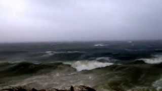 preview picture of video 'Rough Seas in Brewster, MA 11-2-2014'