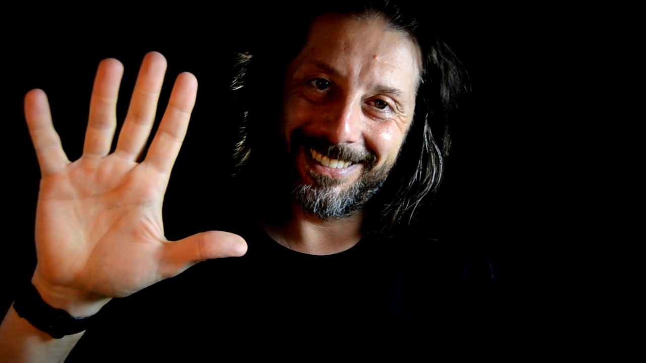 Watch Now Come farsi desiderare da un uomo e avere la sua totale attenzione Come farsi desiderare da un uomo e avere la sua totale attenzione