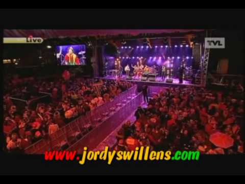 Boem paaf supergaaf - JORDY SWILLENS live @ Auw wieverbal 2010 TV-LIMBURG