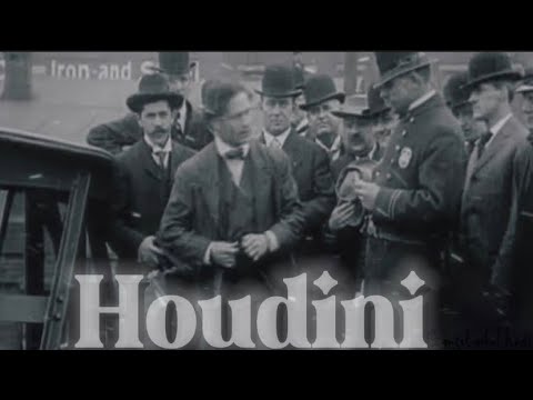 Ralfy The Plug & Young Bull - Houdini (Ft. SaySoTheMac) [Visualizer]