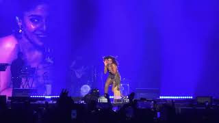 Dilliwali Girlfriend Live 4K HDR| Yeh Jawani Hai Deewani | Sunidhi Chauhan Live Concert 2024 Kolkata