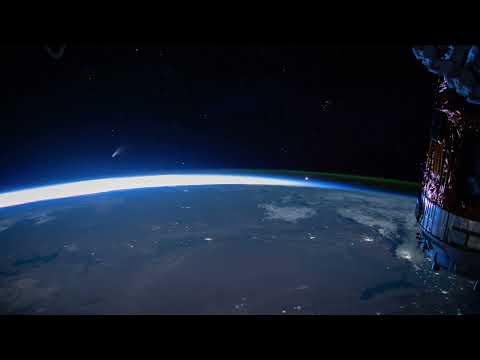 Comet NEOWISE from ISS   4K
