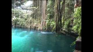 preview picture of video 'On the road- Cenote Ik Kil - Yucatan -Messico : con Danilo e Giusy al Cenote IK KIL'