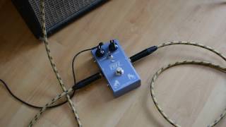 Video thumbnail for Fredric Effects Standard Fuzz Machine short demo by timhulio
