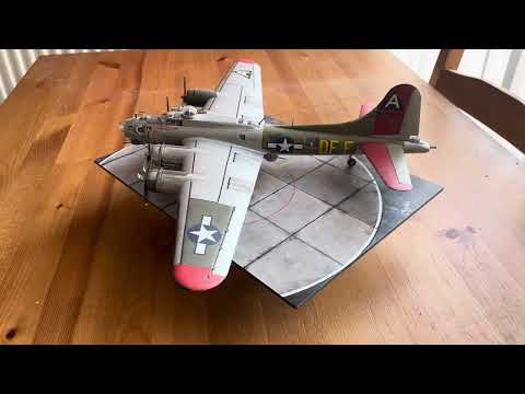 Revell 1:72 Boeing B-17G Flying Fortress (04283)
