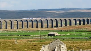 preview picture of video 'Yorkshire Dales Country Walk   The Yorkshire Three Peaks No 2  Whernside from Ribblehead Viaduct rou'