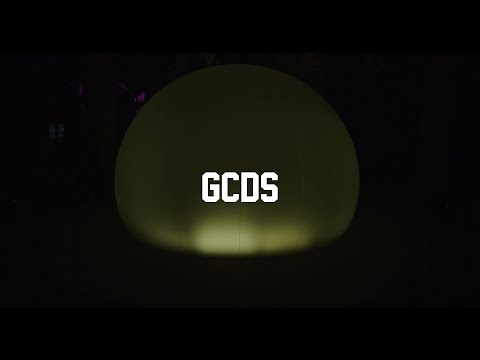 GCDS “ALIEN DISCO” SPRING SUMMER 23 FASHION SHOW