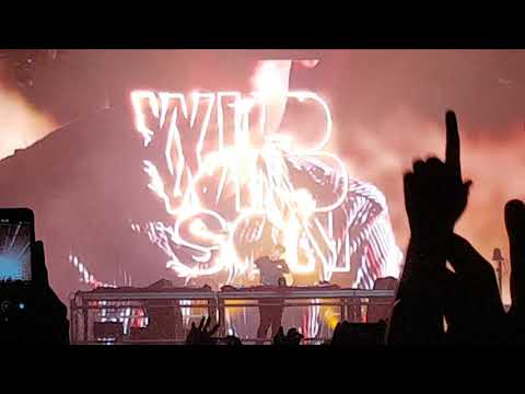 Armin Van Buuren feat. Sam Martin - Wild Wild Son (live at ASOT 900 Spain)
