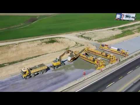 Piotrkowski24: Układanie nawierzchni betonowej na A1 Tuszyn - Piotrków (20.04.2020)