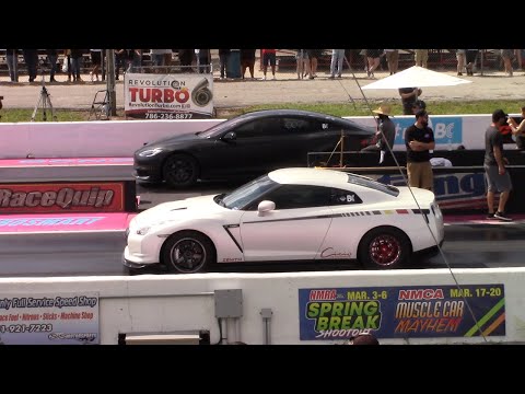 Tesla Model S Plaid vs Nissan GTR 1/4 Mile Drag Race
