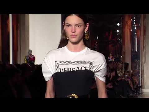 Versace Women's Fall/Winter 2018 | Backstage