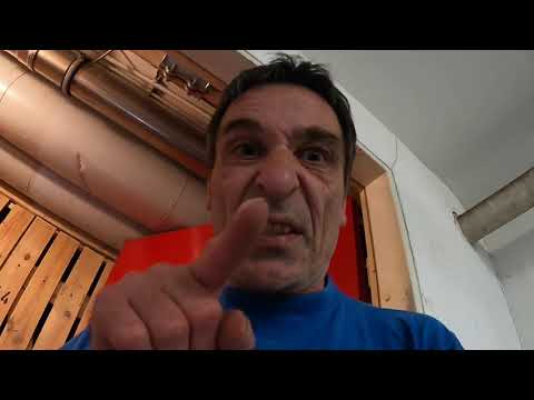 Kempinger 198. Notdienst..Küchenstrang für 7 Etagen drückt aus der Spüle im EG. Wasserschaden droht.