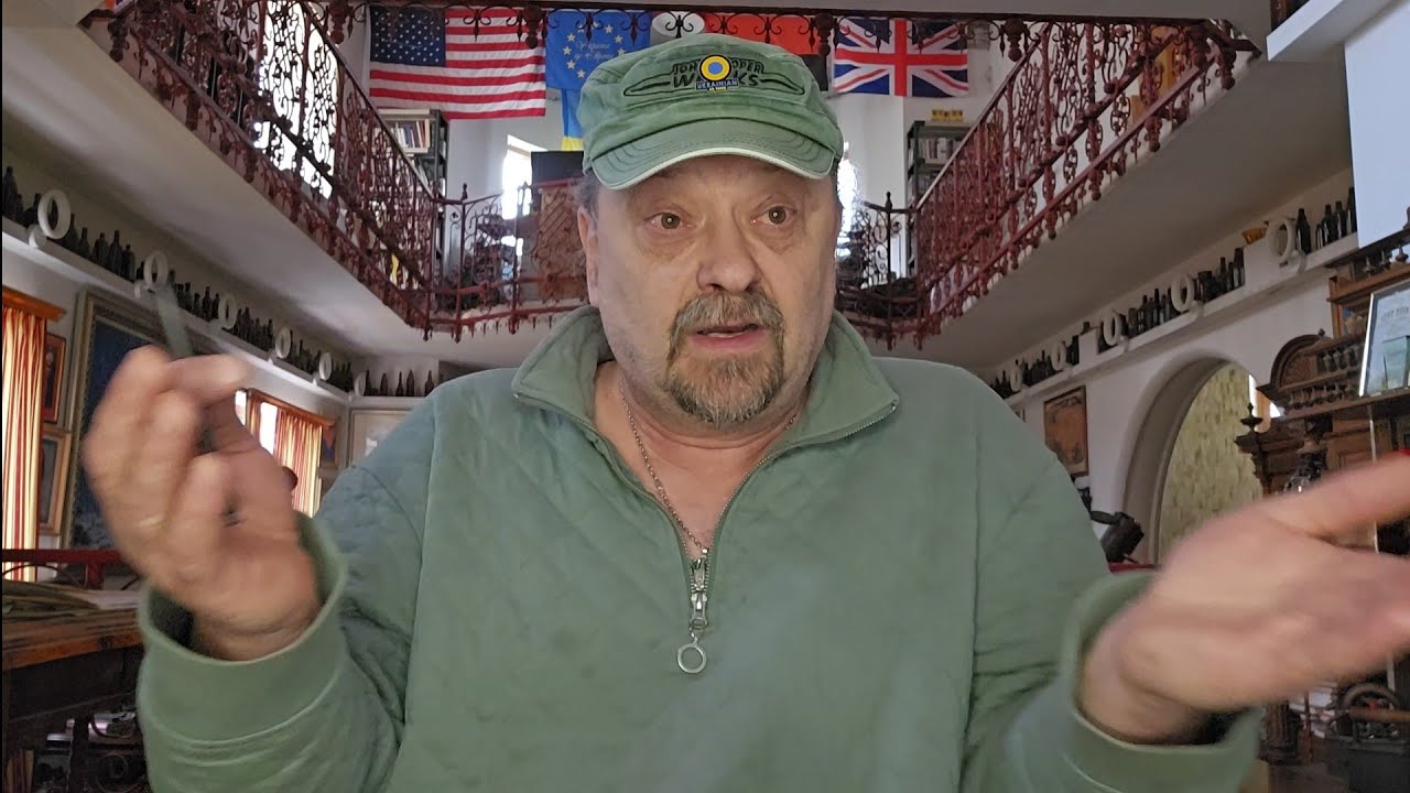 Почему Украина при Зеле выглядит немытым зоопарком в глазах иностранцев, пр?