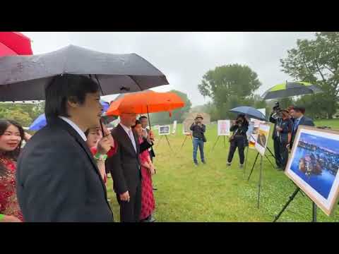 Cắt băng khai mạc Lễ Hội văn hóa và triển lãm ảnh tại vườn thế giới