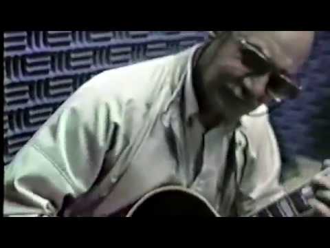 RARE -  Joe Pass playing Blues