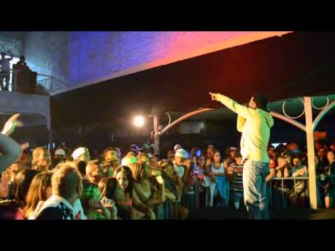 Mc Gauchinho no Cotia Show parte 2...