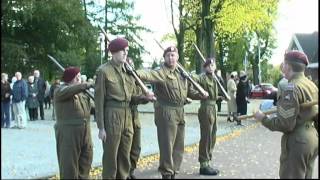 preview picture of video 'Tweede wereldoorlog voertuigen Terwinselen 7-10-2012.wmv'