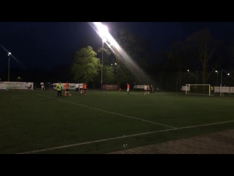 16.04 AC Polanka (pomarańczowe) - Huberto Łazy (białe)