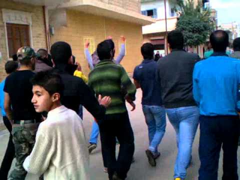 مظاهرة خرجت من جامع الحنيف في مدينة الرقة في جمعة "الله أكبر"
