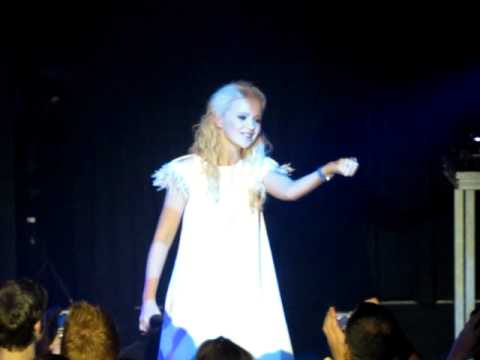 ESCKAZ live in Amsterdam: Mika Newton (Ukraine) - Angel