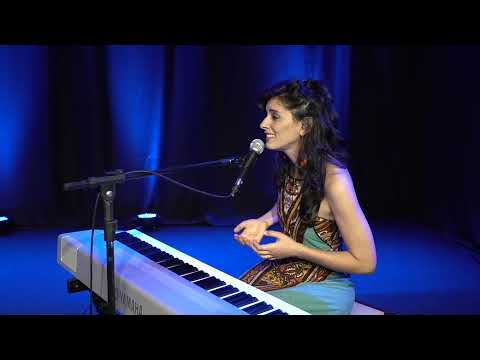 "Cachoeira" (Claudia Castelo Branco/Chico César) com Duo Gisbranco