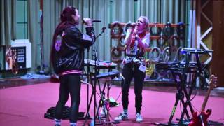 Grimes &amp; Hana - Flesh Without Blood (Live BBC Radio 1)