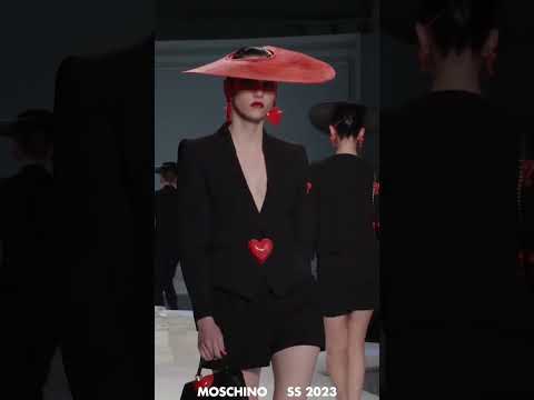 Sofia Steinberg best walks #model #steinberg