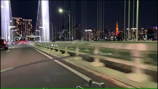 - 夜の東京をドライブする