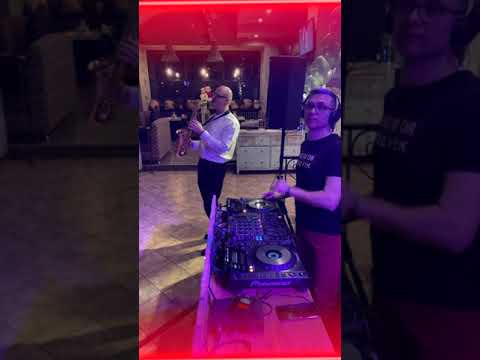 Harmonious Deep House and Melodic Saxophone - Improvisation for a DJ