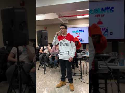 LIL DEE RAPS ICON FREESTYLE (Trax NYC)