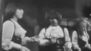 THE SHANGRI LAS Remember Walkin&#39; in the sand